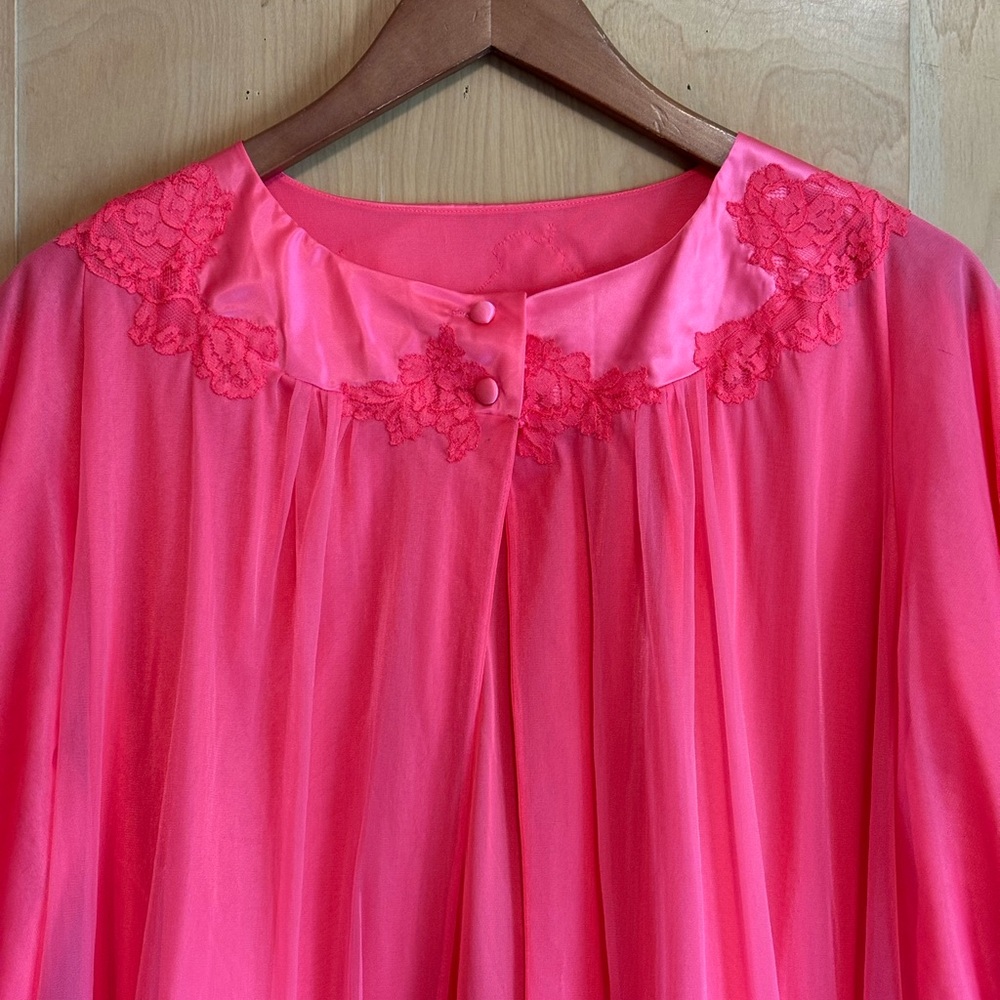 Elegant Pink Lace Women's Nightgown